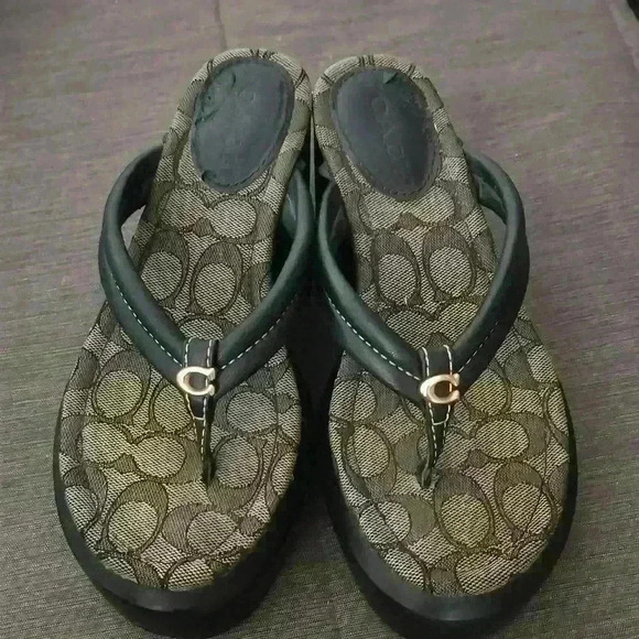 💚Coach Franki Flip Flop in Signature Jacquard Size: 6 - Picture 1 of 13